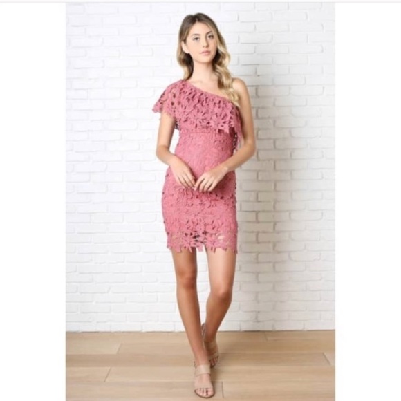 tommy hilfiger yellow lace dress Mariana Yellow Lace Bust Midi Dress main image 0